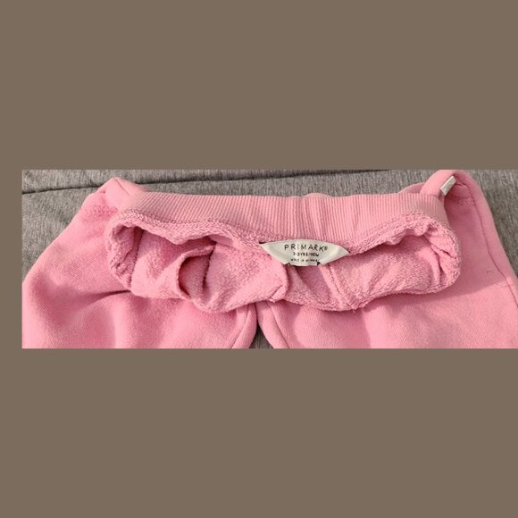 Pink Sweats - Picture 5 of 7